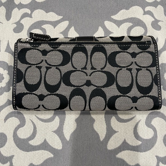 Coach wallet - Picture 2 of 5